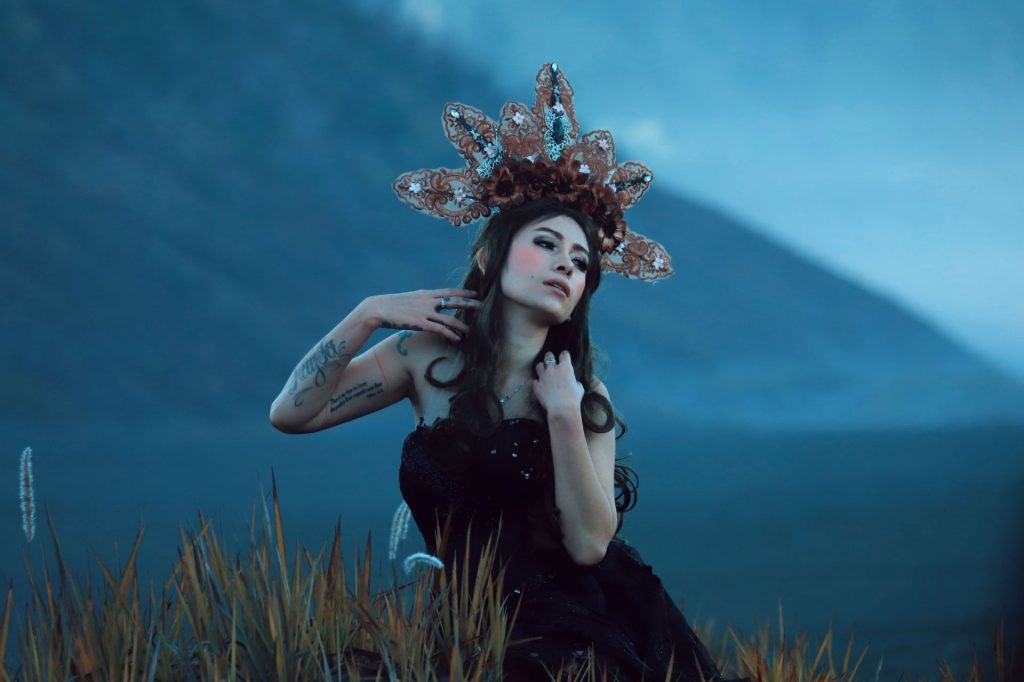 ambar-simpang-801233-unsplash